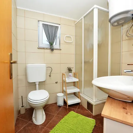 Laura Apartamento Vir