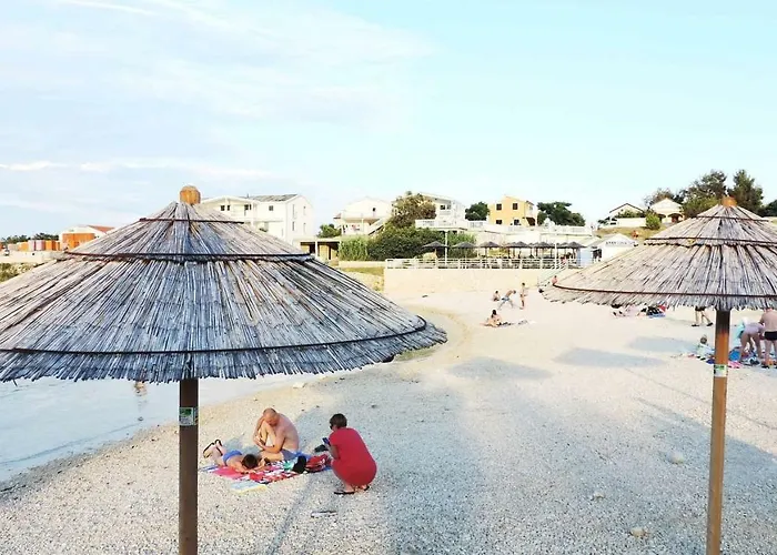 Laura Apartmán Vir